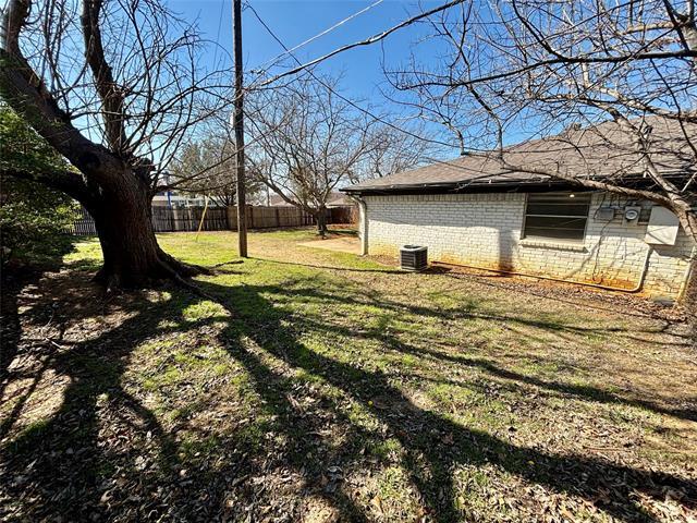 Building Photo - 800 Irwin Dr