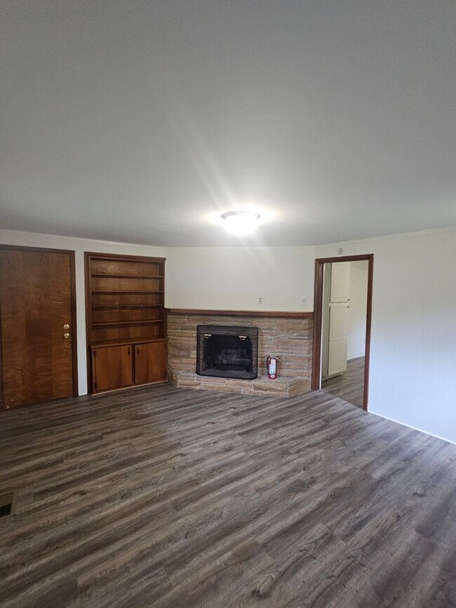 Building Photo - 7022 Gardner Dr