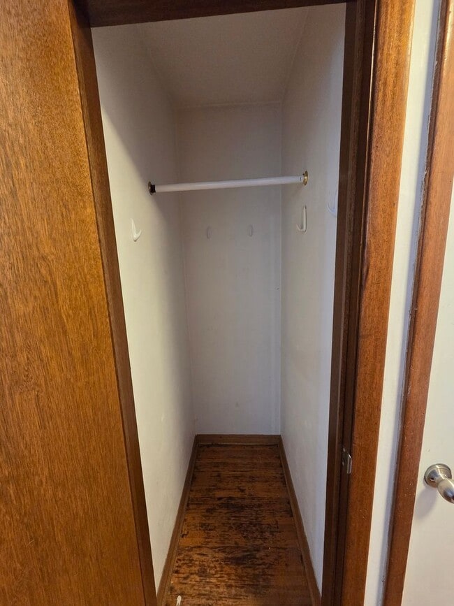 Building Photo - W 2nd St 1408-1410