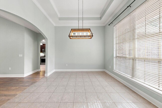 Building Photo - 208 Foxchase Way