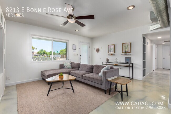 Building Photo - 8213 E Bonnie Rose Ave