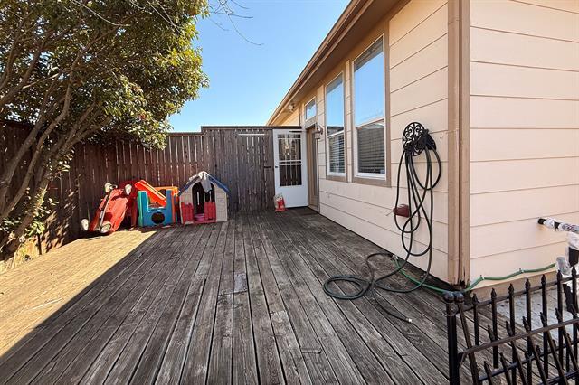 Building Photo - 1615 Bur Oak Dr