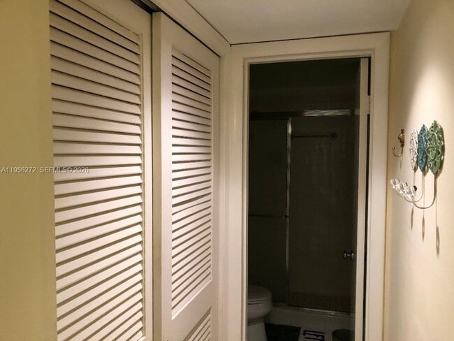 Building Photo - 255 Sunrise Dr