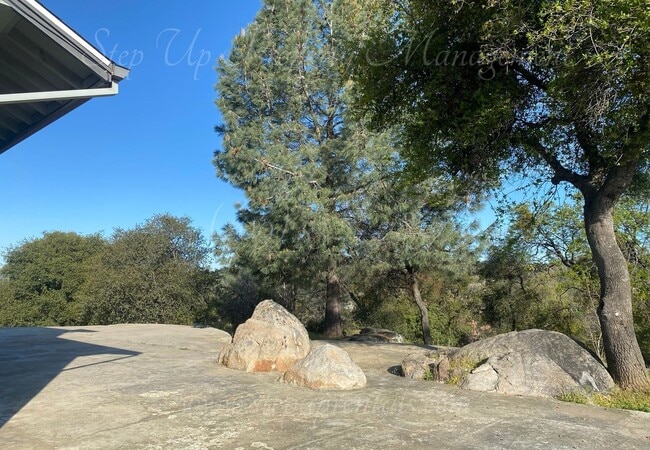 Building Photo - Elegant Mountain-View Home with Solar, Well Water & Septic – Utility Savings Included!