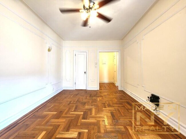 Building Photo - 1 bedroom in ASTORIA NY 11106
