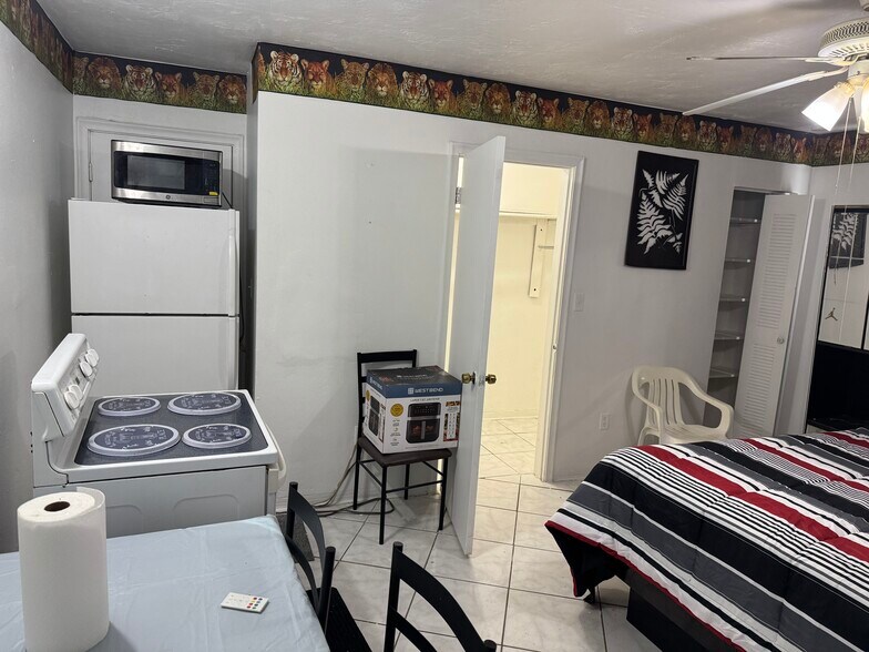 Building Photo - 2635 NW 205th St