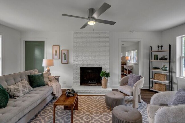 Building Photo - Secluded Remodeled Madison House