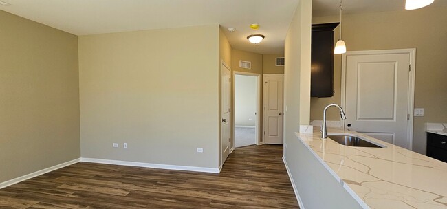 Building Photo - 1 Bedroom, 1 Bathroom, End, First floor, A...