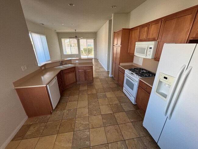 Building Photo - Del Web Rental 2 Bedroom