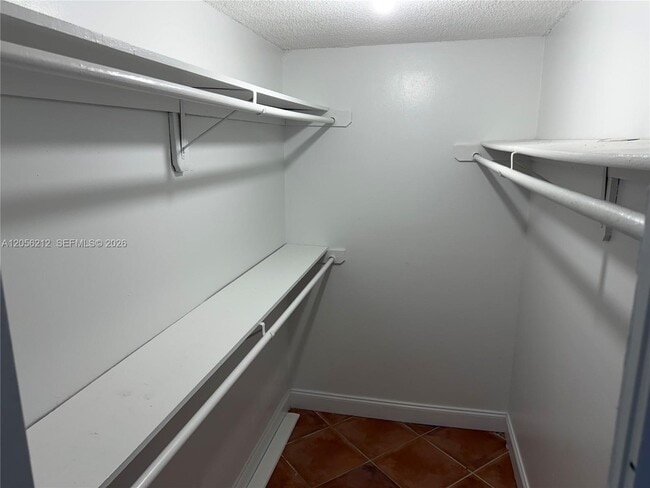 Building Photo - 1801 S Treasure Dr