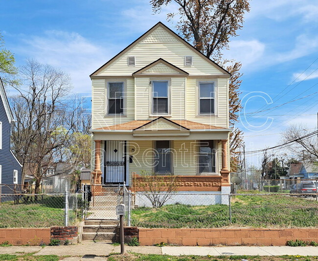 Primary Photo - 1371 Olive St