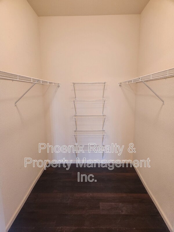 Building Photo - 2900 Blue Sky Cir