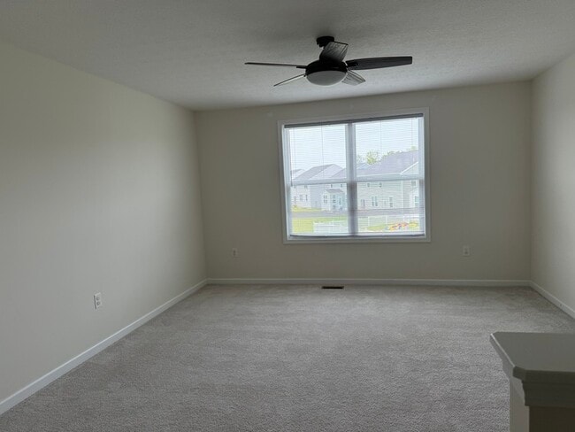 Building Photo - Gorgeous 4 beds 2.5 baths in Johnstown