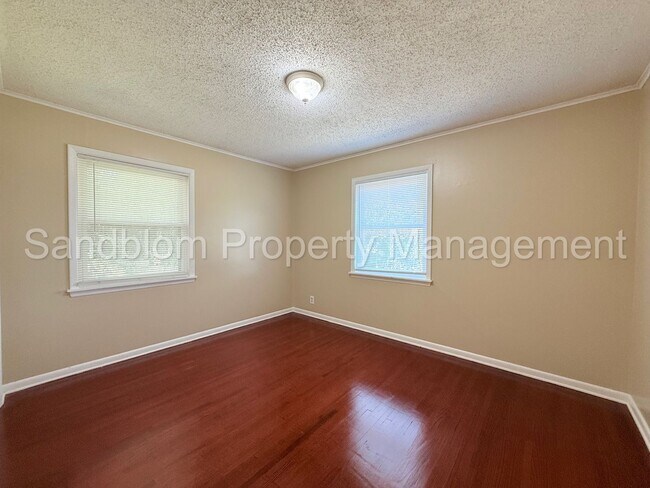 Building Photo - For Lease | Tulsa | Available Now!