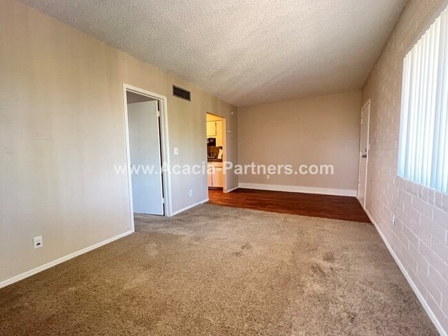 Building Photo - Two Bedroom Guest House