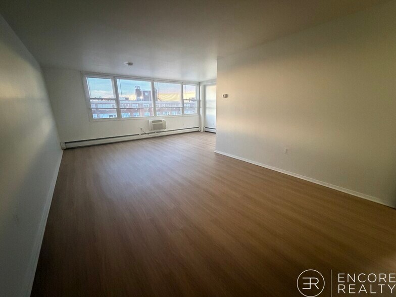 Building Photo - 205 Walden St