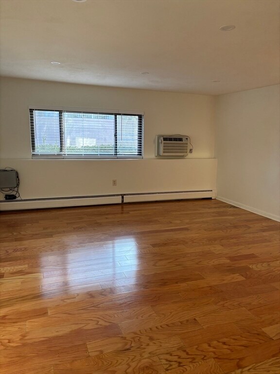 Building Photo - 146 Willow St