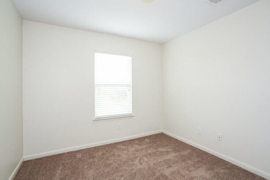 Building Photo - 2727 Skyview Grove Ct