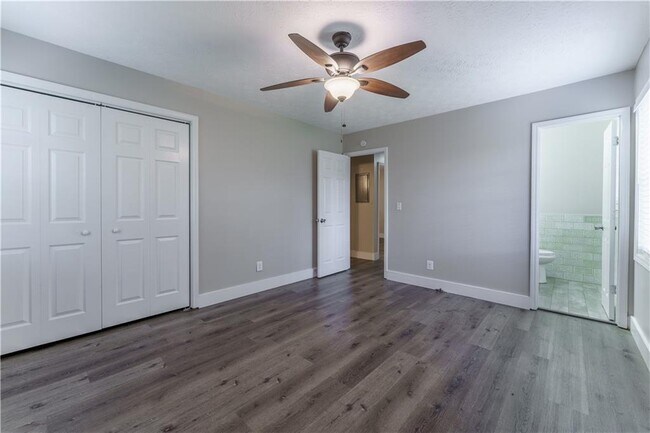 Building Photo - 5700 Tracy Dr SE