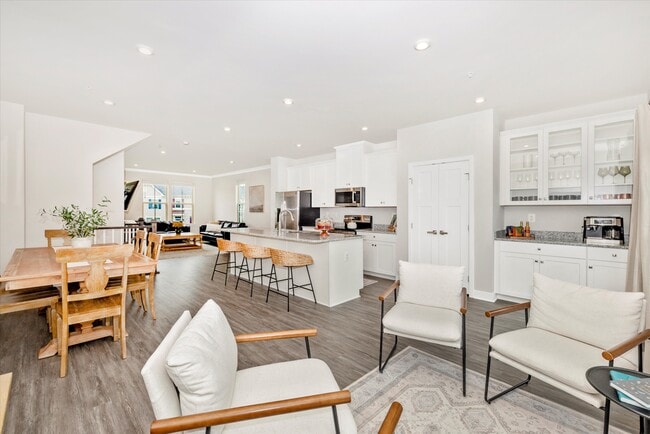Building Photo - 5824 Pecking Stone St