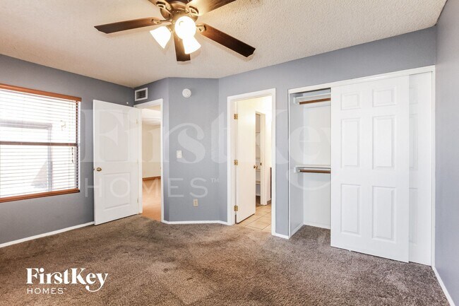 Building Photo - 6410 W Townley Ave