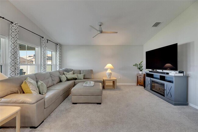 Building Photo - 12696 Tannencrest Dr