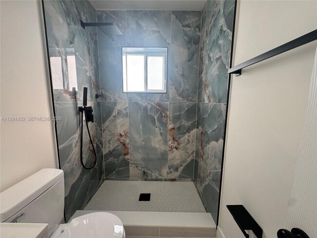 Building Photo - 10521 NW 35th Ct