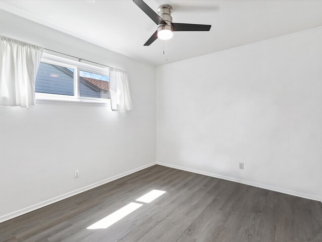 Building Photo - 1708 Probasco Way