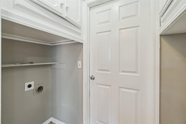 Building Photo - 4009 Vickie Dr