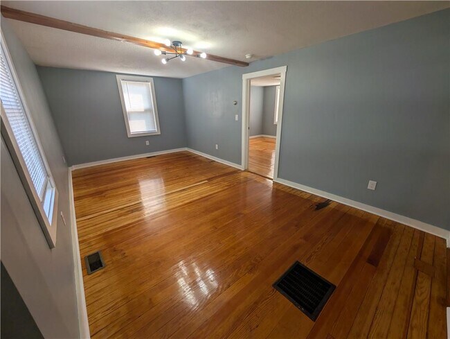 Building Photo - 57 Pleasant St
