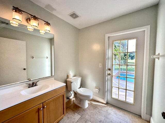 Building Photo - 2698 Linkside Dr