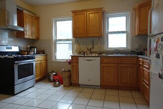 Building Photo - 9 Mulford St