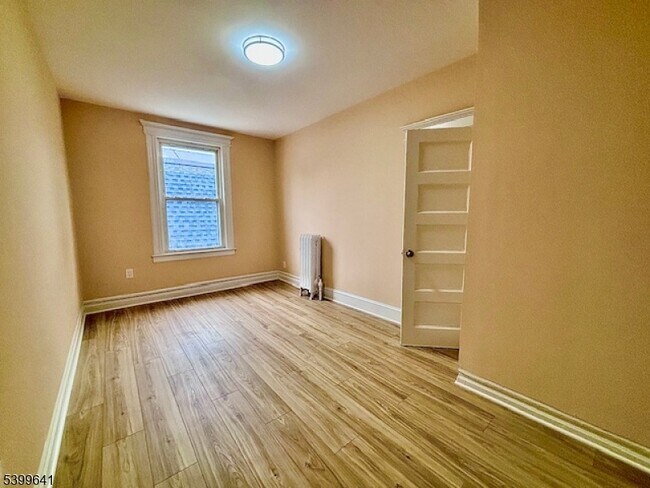 Building Photo - 62 Cambridge St