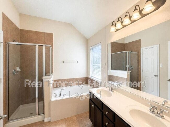 Building Photo - 304 Blythe Bridge Dr