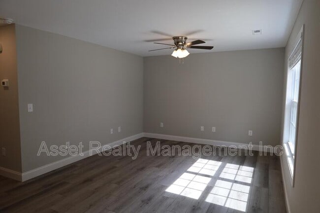Building Photo - 159 Wade Ln