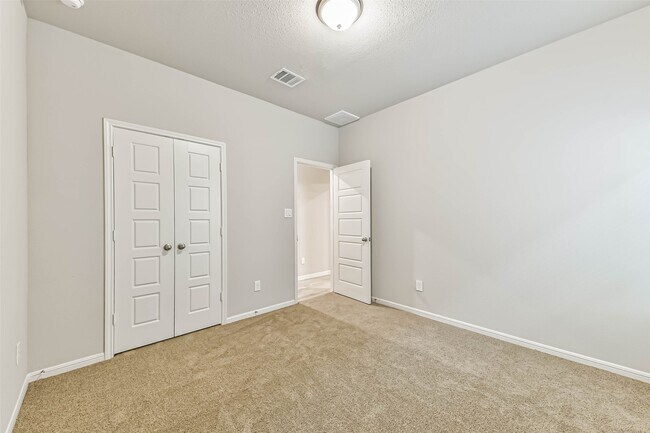 Building Photo - 2127 Port Jackson Dr