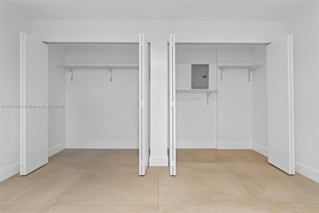 Building Photo - 21825 SW 154th Ave