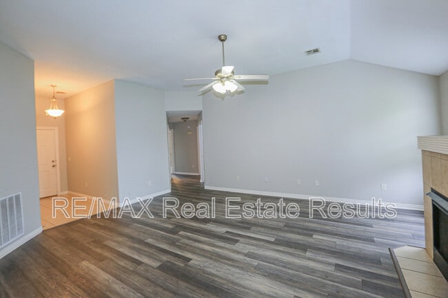 Building Photo - 3711 SW Hansom Loop