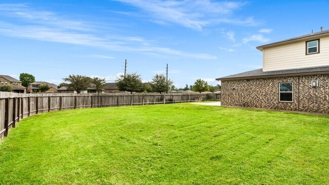 Building Photo - 328 Country Crossing Cir