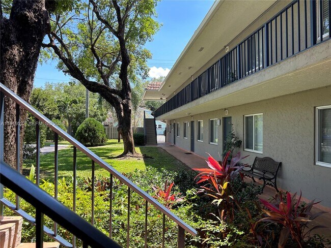 Building Photo - 1111 SW 4th St