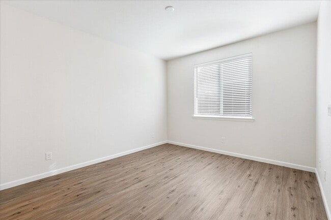 Building Photo - The Sierra - Beautiful 2 Bedroom Luxury Townhome with Loft, 2.5 Bath and Full 2 Car Garage