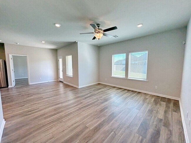 Building Photo - 13968 Malbec Ave