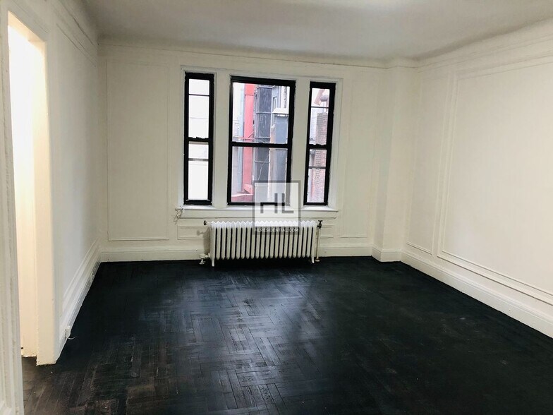 Primary Photo - LEXINGTON AVENUE