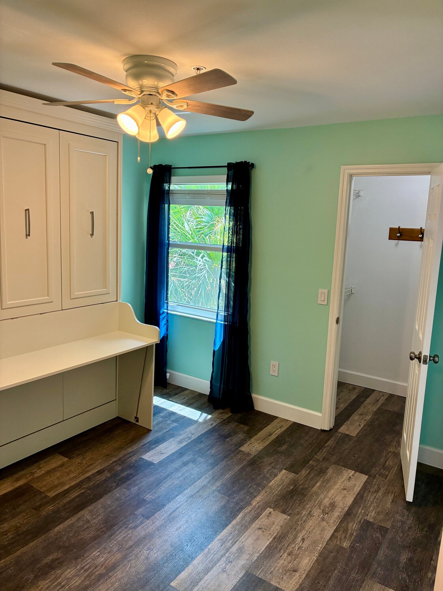 Building Photo - 2400 Feather Sound Dr