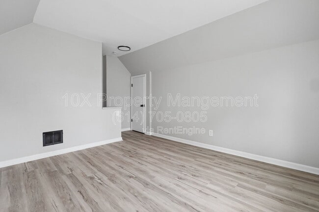 Building Photo - 782 Whitethorne Ave