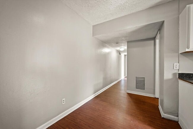 Building Photo - 1829 Lambert St