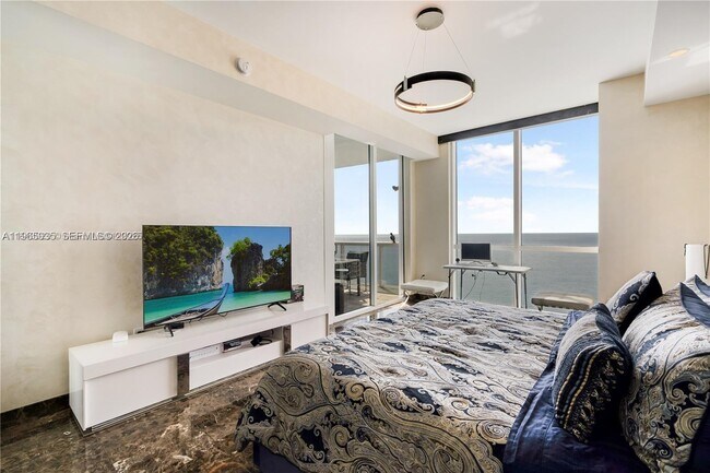 Building Photo - 18101 Collins Ave