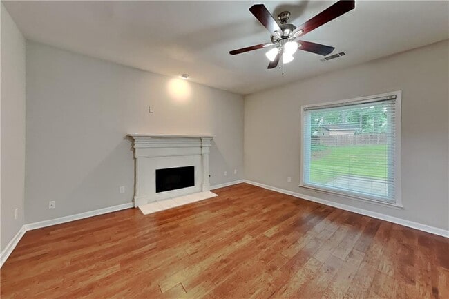 Building Photo - 1240 Cedar Brook Dr NE
