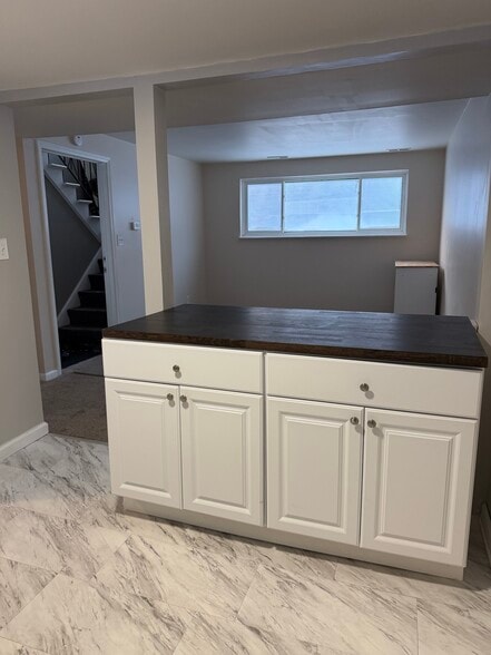 Building Photo - 235 Argus Dr