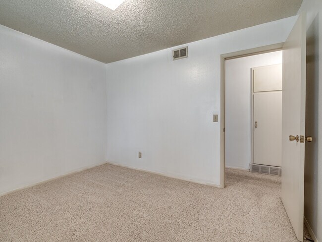 Building Photo - 6721 St Mary's Cir
